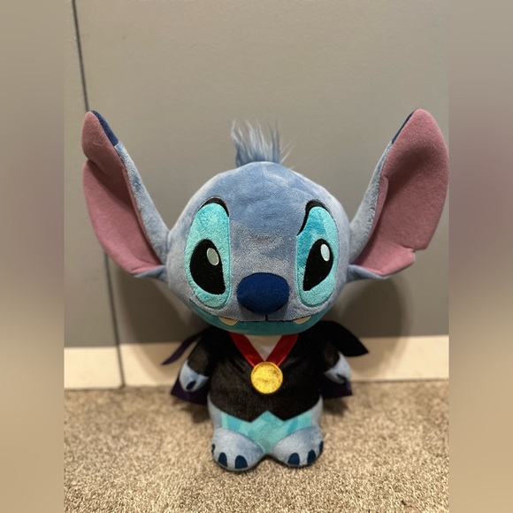 Funko Disney - Stitch Vampire Plush - Picture 1 of 8